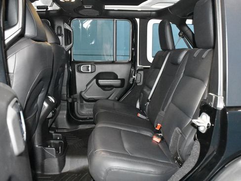 Used 2021 Jeep Wrangler Unlimited Sport image 19