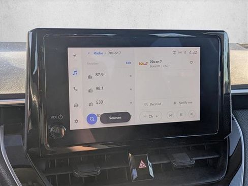 Used 2025 Toyota Corolla LE image 12