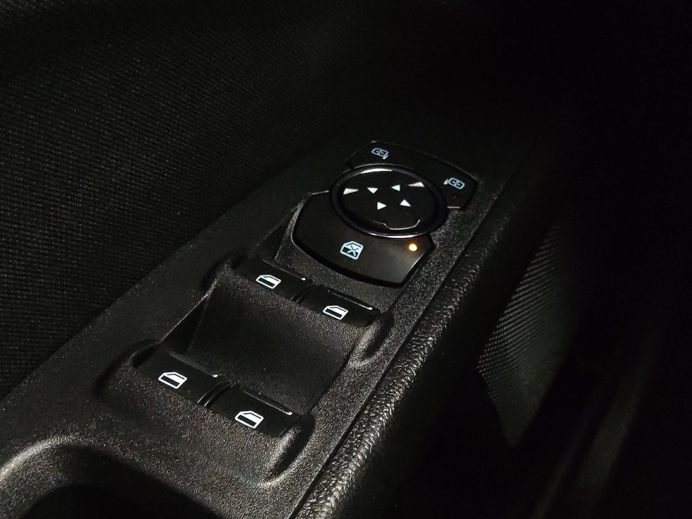 Used 2019 Ford Fusion SE FWD image 27