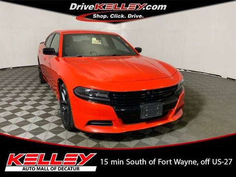 Used 2020 Dodge Charger SXT w/ Blacktop Package RWD image 1