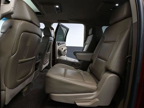 Used 2016 GMC Yukon XL SLT w/ Premium Edition image 39