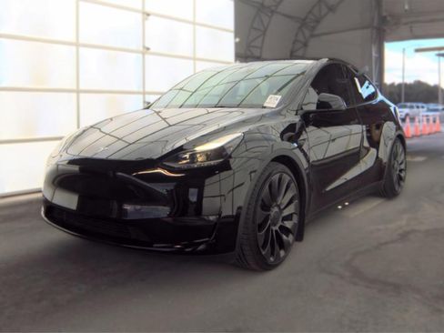 Used 2023 Tesla Model Y Performance AWD/4WD image 21