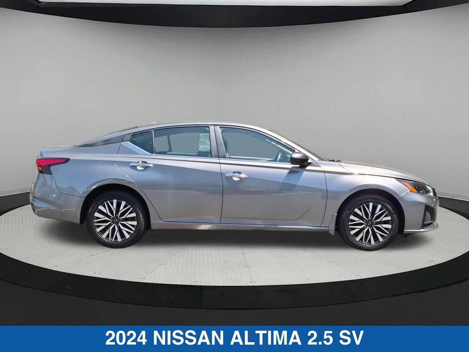 Used 2024 Nissan Altima 2.5 SV AWD/4WD image 2