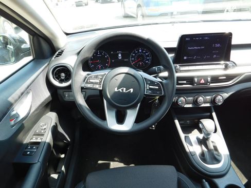 Used 2024 Kia Forte LXS FWD image 9
