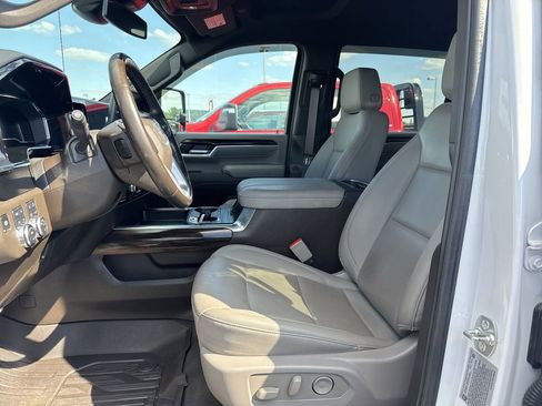 Used 2025 GMC Sierra 3500 SLT w/ SLT Premium Package AWD/4WD image 11
