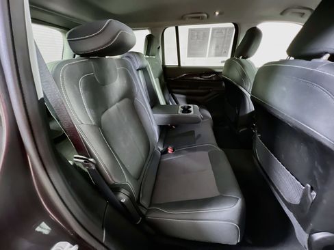 Used 2023 Jeep Grand Cherokee Laredo w/ Luxury Tech Group I image 25