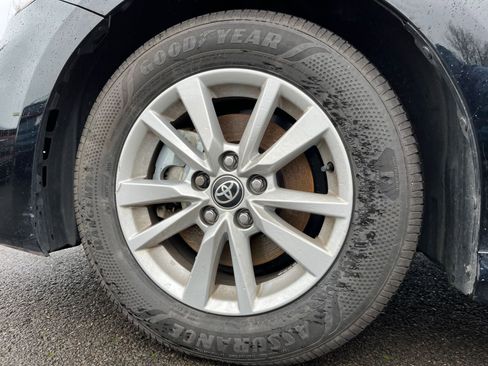 Used 2025 Toyota Camry LE image 30