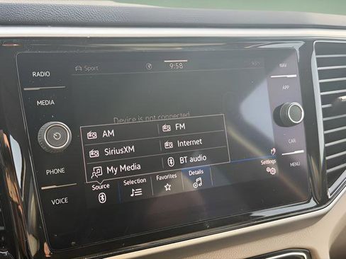 Used 2022 Volkswagen Atlas SEL Premium image 17