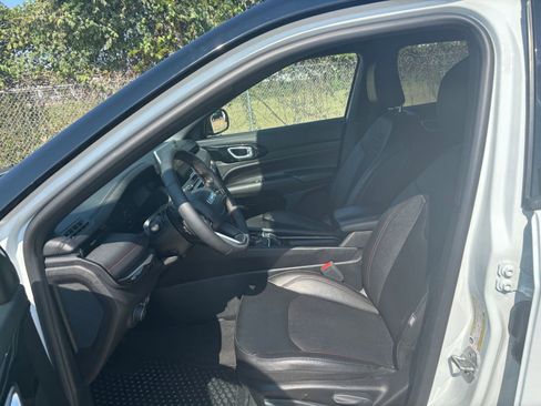 Used 2025 Jeep Compass Trailhawk w/ Trailer Tow Group image 25