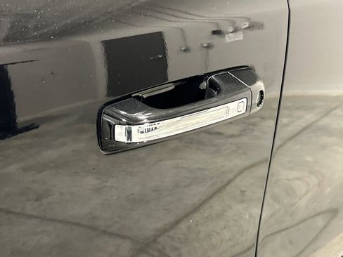 Used 2019 RAM 1500 Laramie Longhorn AWD/4WD image 13