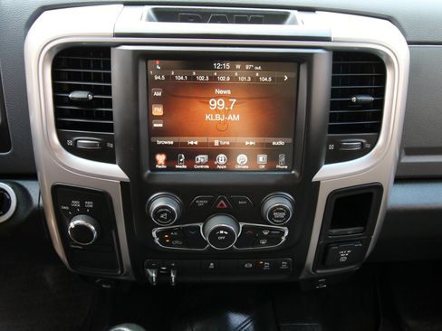 Used 2016 RAM 2500 SLT w/ Luxury Group AWD/4WD image 27