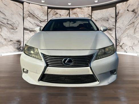 Used 2013 Lexus ES 300h w/ Luxury Pkg FWD image 2