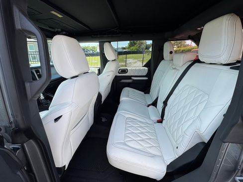 Used 2022 Ford Bronco Outer Banks image 11