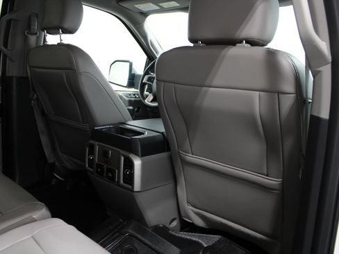 Used 2018 Ford F150 Lariat w/ Equipment Group 502A Luxury AWD/4WD image 21
