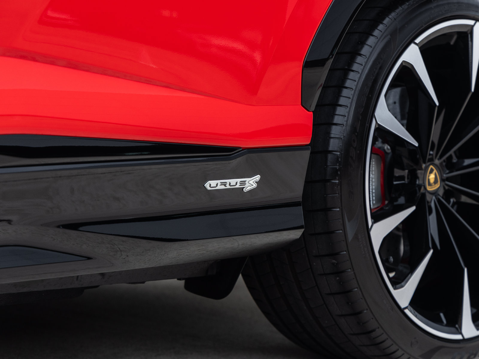 Used 2024 Lamborghini Urus S AWD/4WD image 16