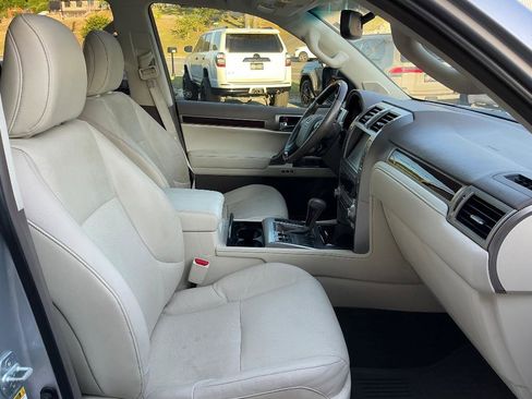 Used 2019 Lexus GX 460 Premium w/ Premium Package image 13