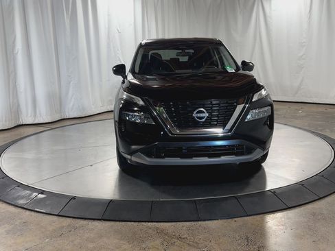 Used 2023 Nissan Rogue SV image 3