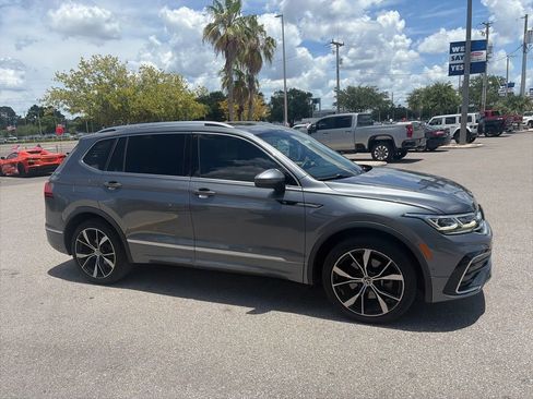Used 2022 Volkswagen Tiguan SEL R-Line AWD/4WD image 4