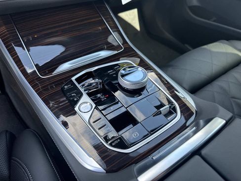 New 2026 BMW X5 xDrive50e w/ Executive Package image 25