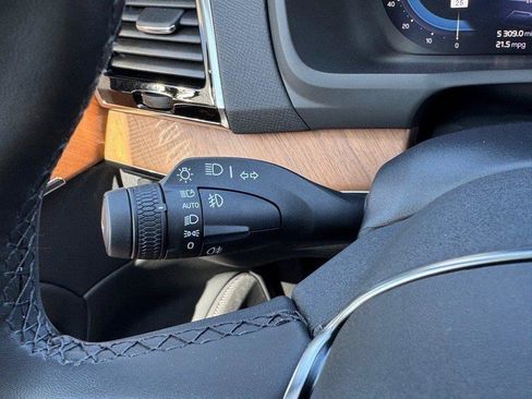 Certified 2025 Volvo XC90 B6 Plus w/ Protection Package Premier image 20