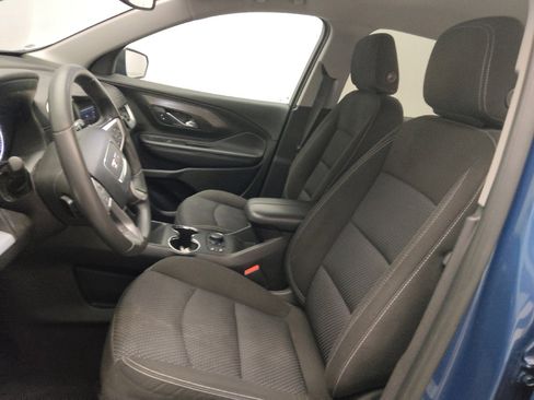 Used 2024 GMC Terrain SLE w/ Driver Convenience Package image 17