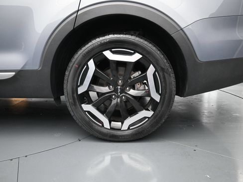Used 2025 Kia Telluride S FWD image 9