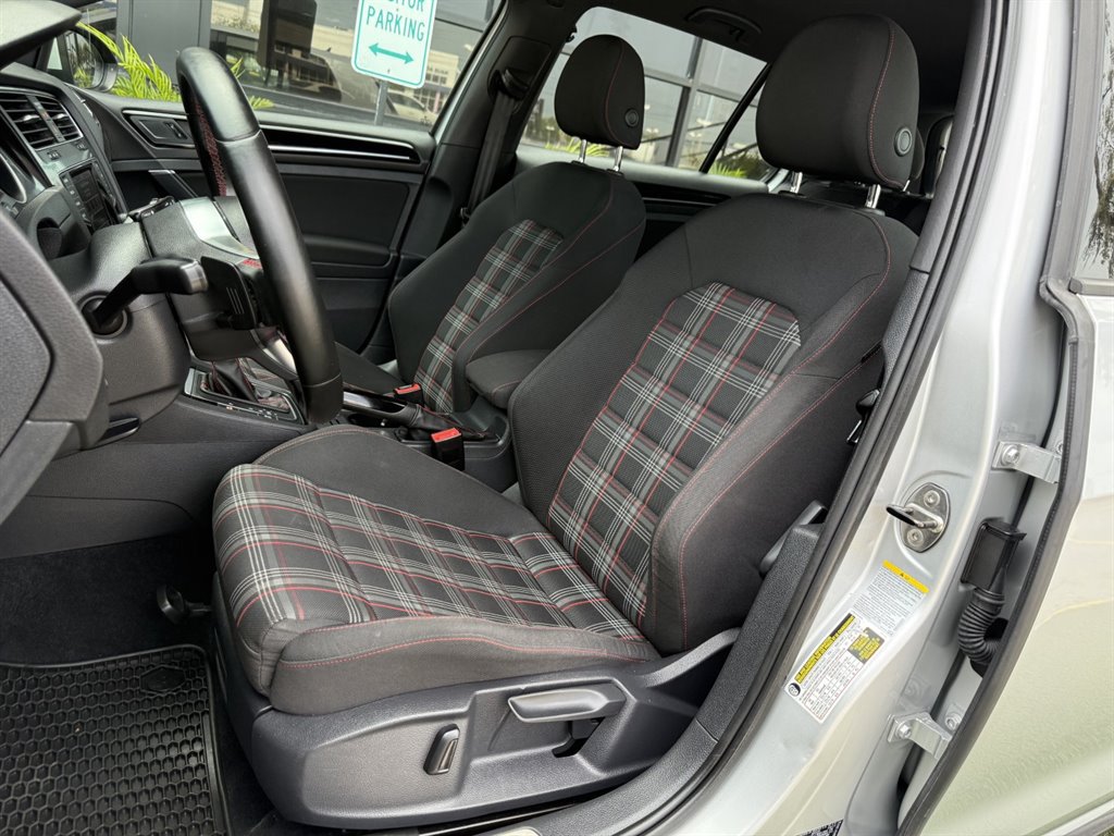 Used 2015 Volkswagen GTI S FWD image 10