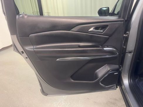 Used 2024 Chevrolet Traverse RS w/ LPO, Floor Liner Package image 29