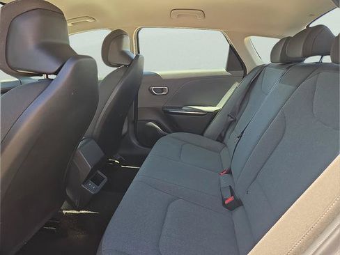 Used 2025 Kia K4 FWD image 19