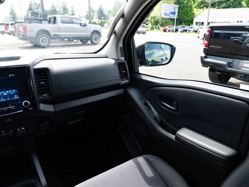 Used 2022 Nissan Frontier S RWD image 10