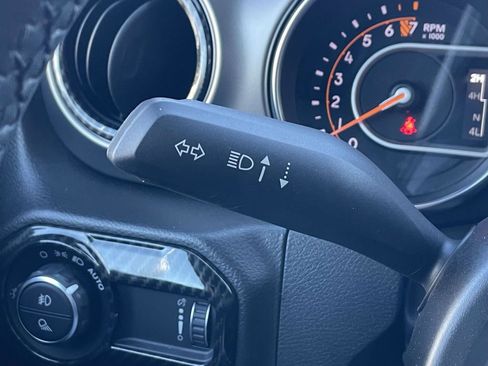 Certified 2023 Jeep Gladiator Sport image 33