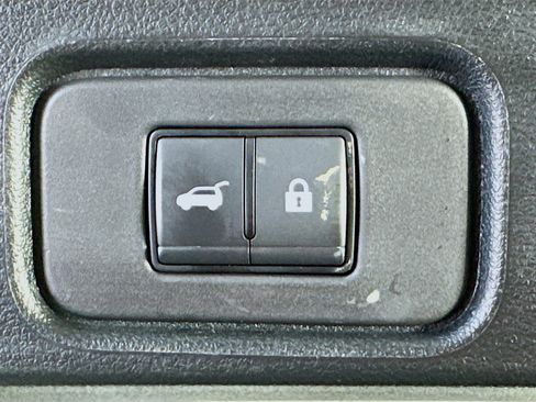 Used 2024 Nissan Pathfinder SL image 31