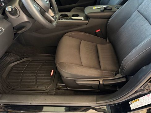 Used 2024 Nissan Altima 2.5 S FWD image 11