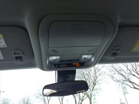 Used 2021 Chevrolet Equinox LT FWD image 23