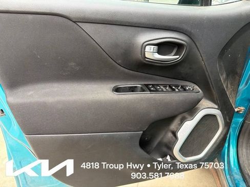 Used 2020 Jeep Renegade Latitude w/ Cold Weather Group AWD/4WD image 14