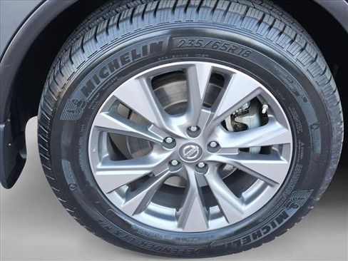 Used 2018 Nissan Murano SL w/ Moonroof Package image 23