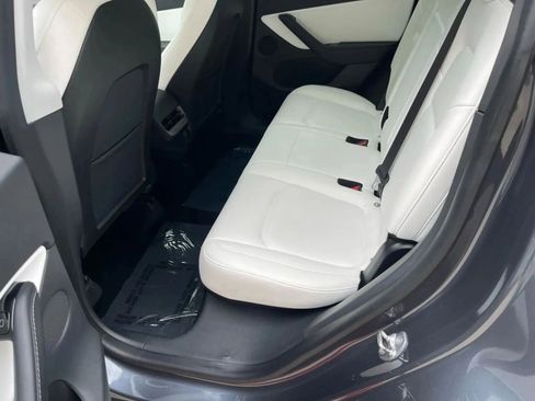 Used 2023 Tesla Model Y Long Range AWD/4WD image 13