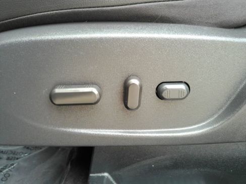 Used 2017 Ford Escape SE w/ SE Sport Appearance Package image 13