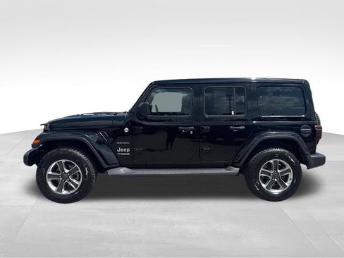Used 2019 Jeep Wrangler Unlimited Sahara AWD/4WD image 2