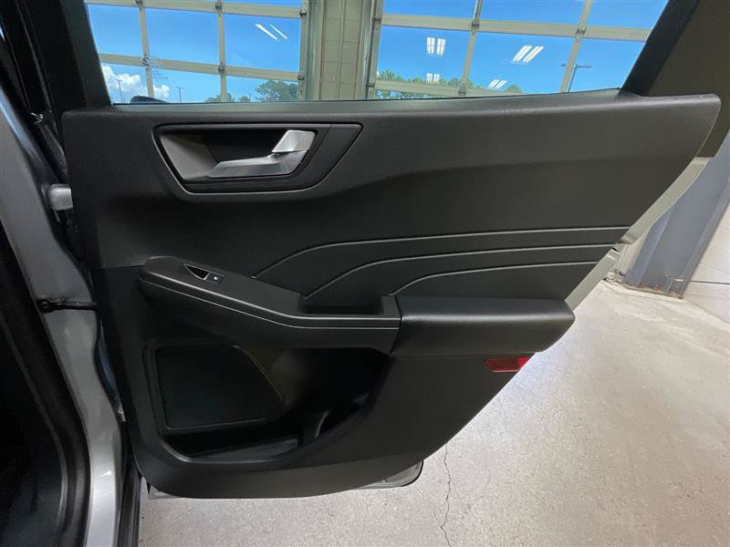 Used 2021 Ford Escape SE w/ Cold Weather Package AWD/4WD image 27