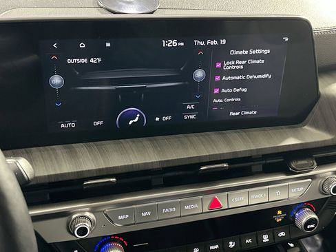 Used 2023 Kia Telluride EX w/ EX Captain's Chair Package image 24