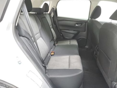 Used 2024 Nissan Rogue SV AWD/4WD image 36