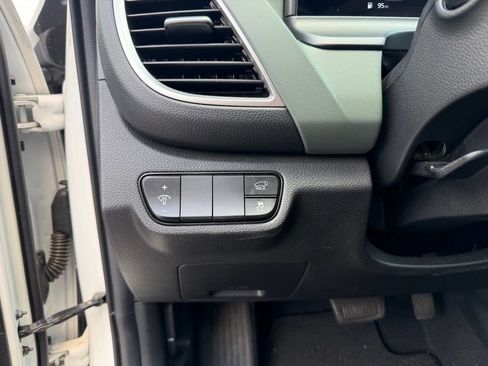 Certified 2024 Kia Seltos SX w/ SX Sunroof Package AWD/4WD image 13