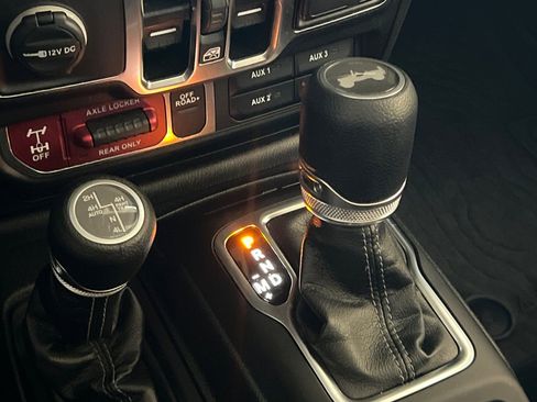 Used 2025 Jeep Wrangler Unlimited Sport S 4xe AWD/4WD image 21