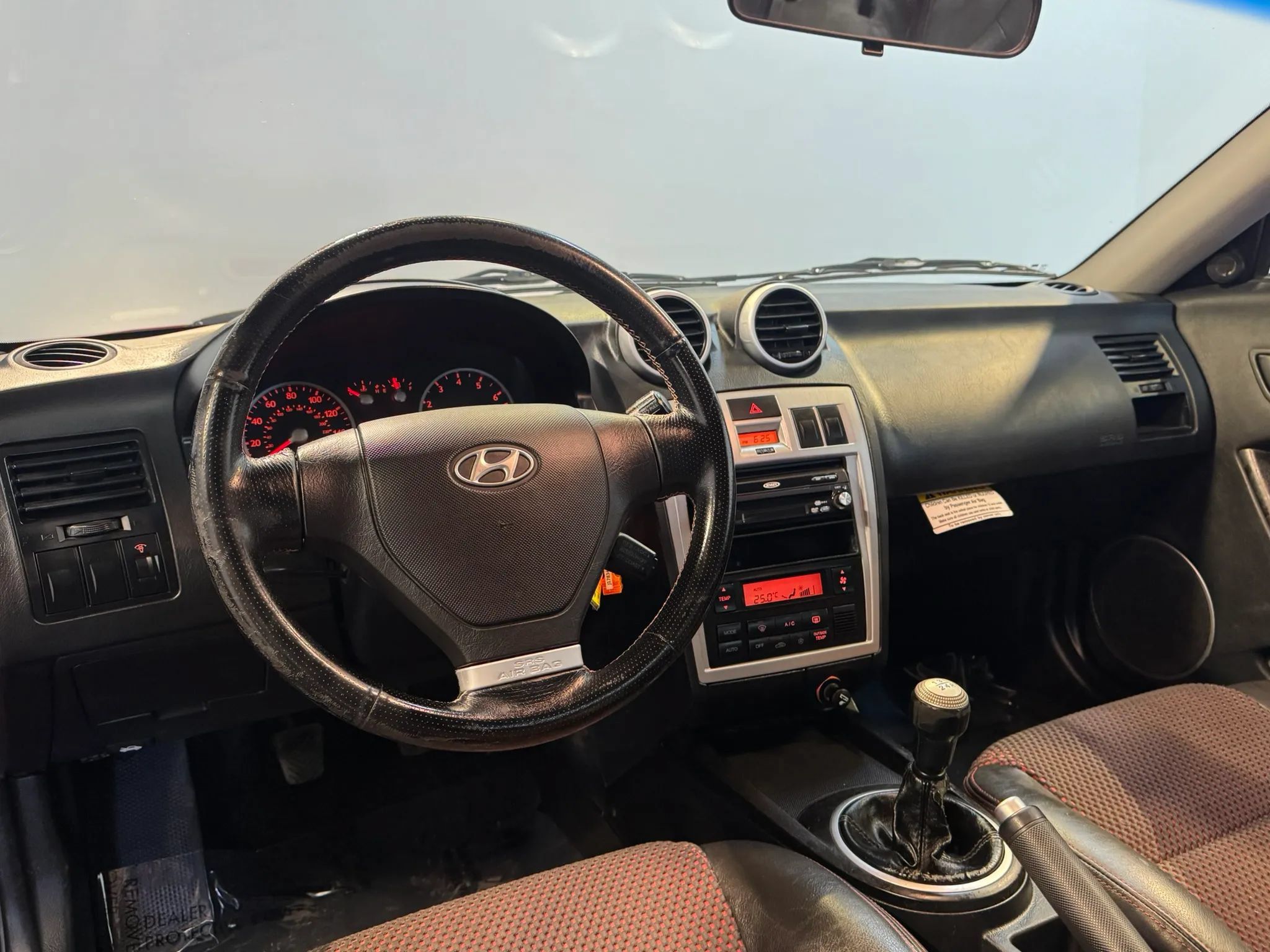 Used 2005 Hyundai Tiburon GT FWD image 11