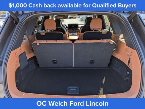 New 2026 Lincoln Aviator Black Label w/ Jet Appearance Package AWD/4WD image 12