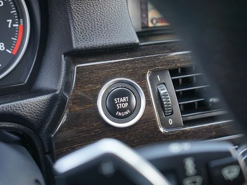 Used 2011 BMW 335i xDrive Coupe AWD/4WD image 27