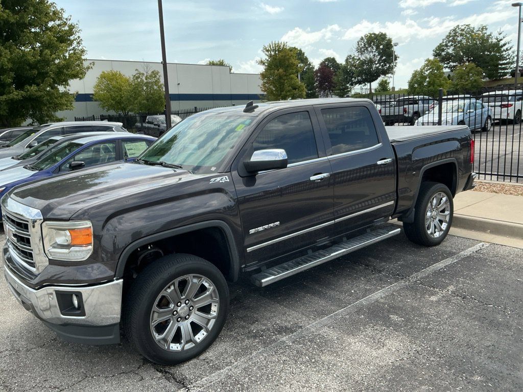 Used 2015 GMC Sierra 1500 SLT w/ SLT Crew Cab Value Package AWD/4WD image 4
