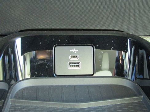 Used 2025 Ford Mustang Mach-E Premium image 28