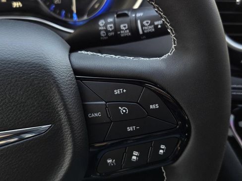 New 2026 Chrysler Pacifica Limited w/ S Appearance Package FWD image 23